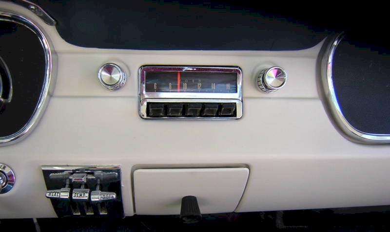 1964 Mustang Radio
