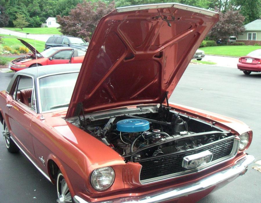 Mustang 1966 T-code 200ci 6 Cylinder Engine.