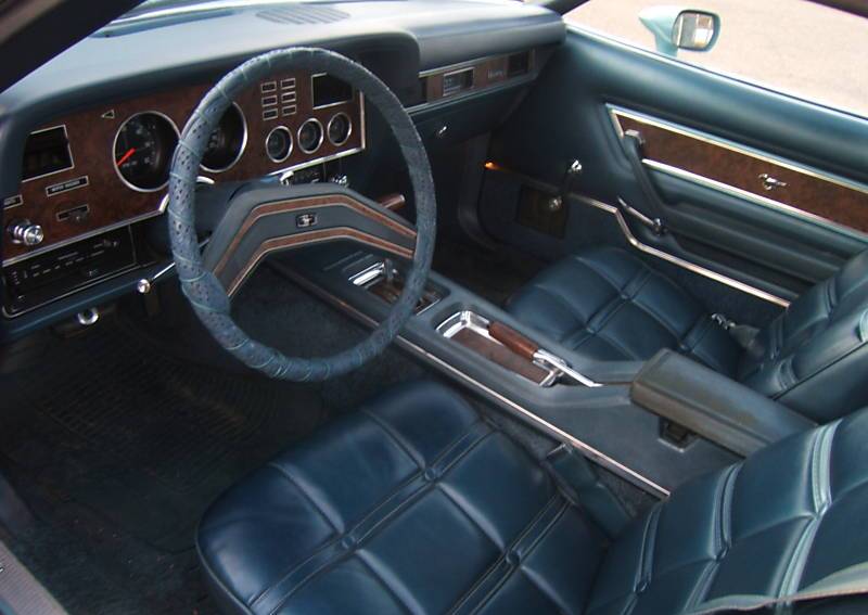 Dash 1975 Mustang II Mach 1 Hatchback