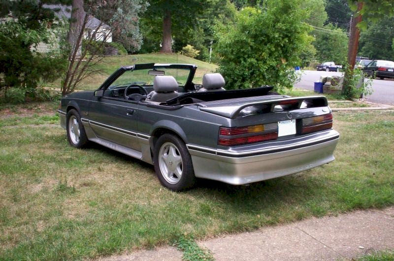 Medium Charcoal over Silver 1987 Mustang GT convertible