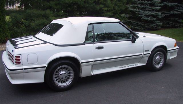 Oxford White 1990 Mustang GT convertible