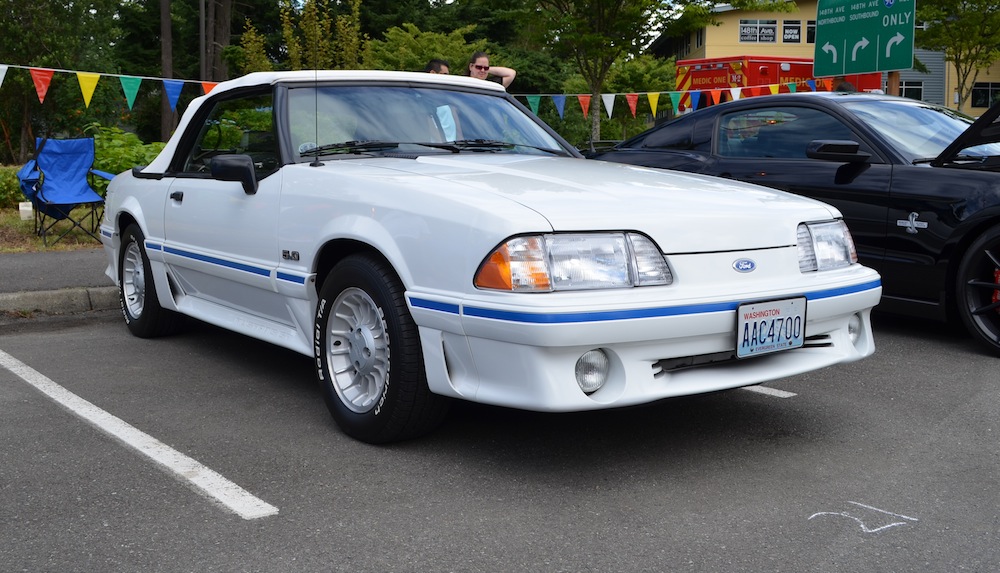 Oxford White 1990 Mustang GT
