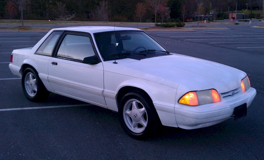 Oxford White 92 Mustang