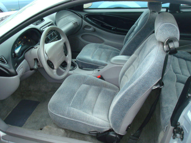 Gray Interior 95 Mustang V6 Coupe
