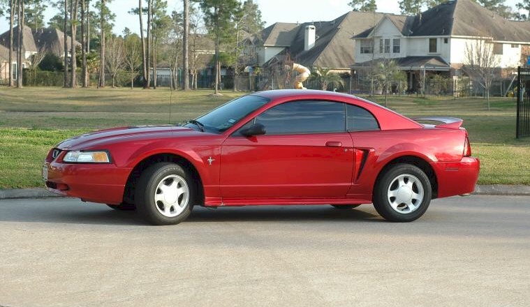 Laser Red 2000 Mustang V6