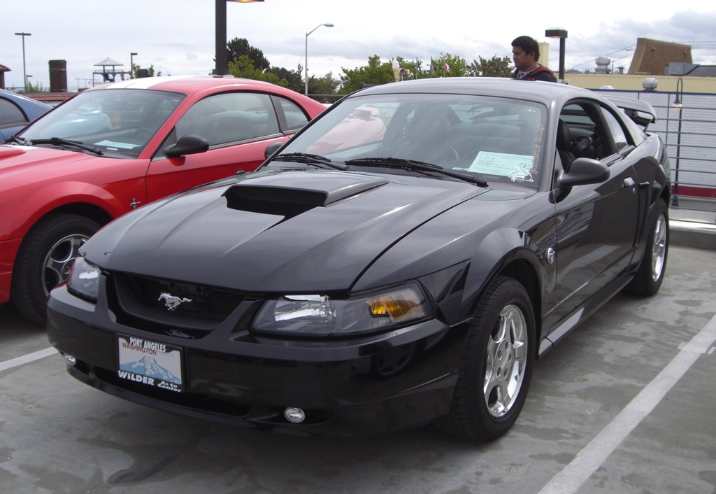 Black 2004 Mustang V6 Coupe