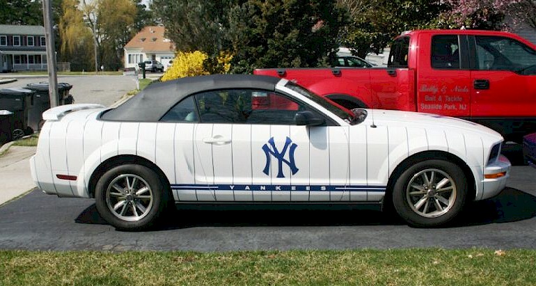 2005 Yankees Mustang