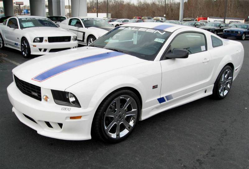 Performance White Mustang Saleen S281 AF Coupe