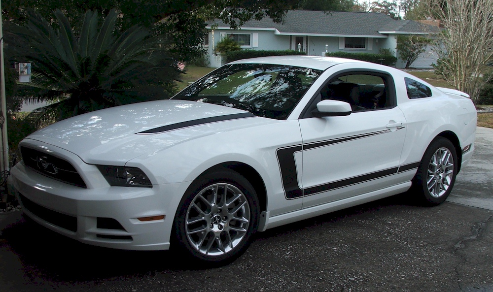 Performance White 2013 Mustang