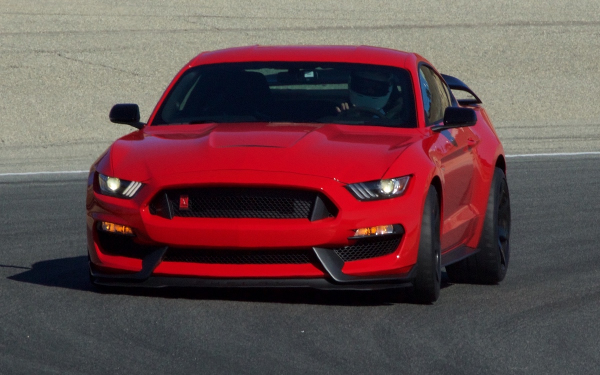 Race Red 2016 Mustang Shelby GT350R