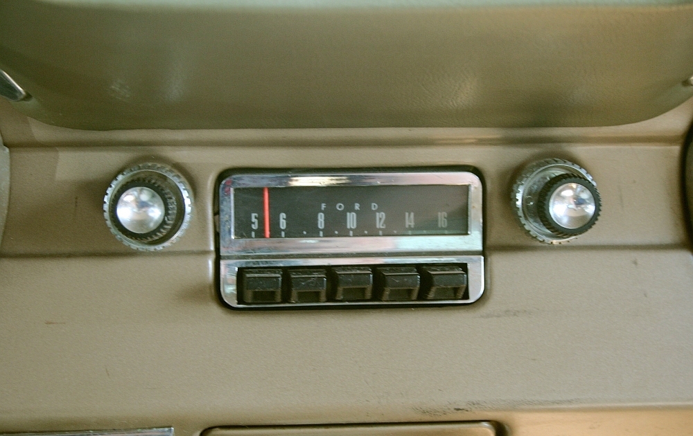 Close-up of the 1965 AM radio