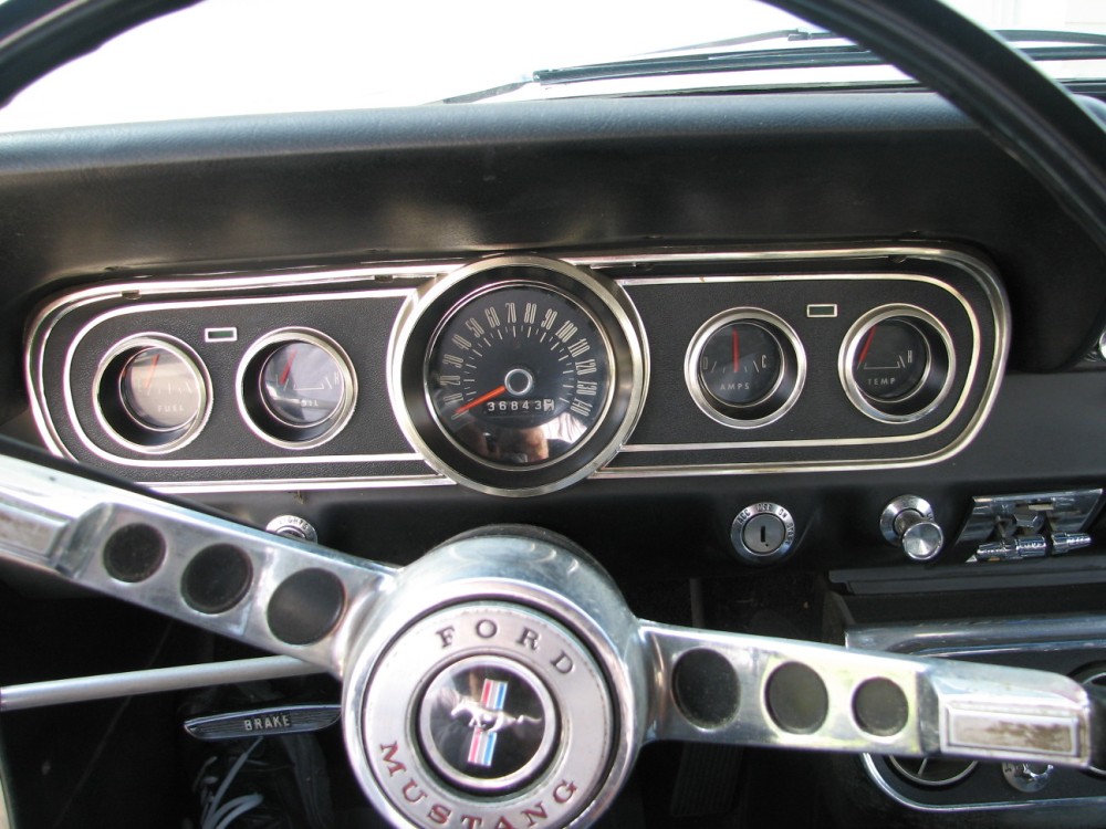 Dash close-up 1966 Mustang