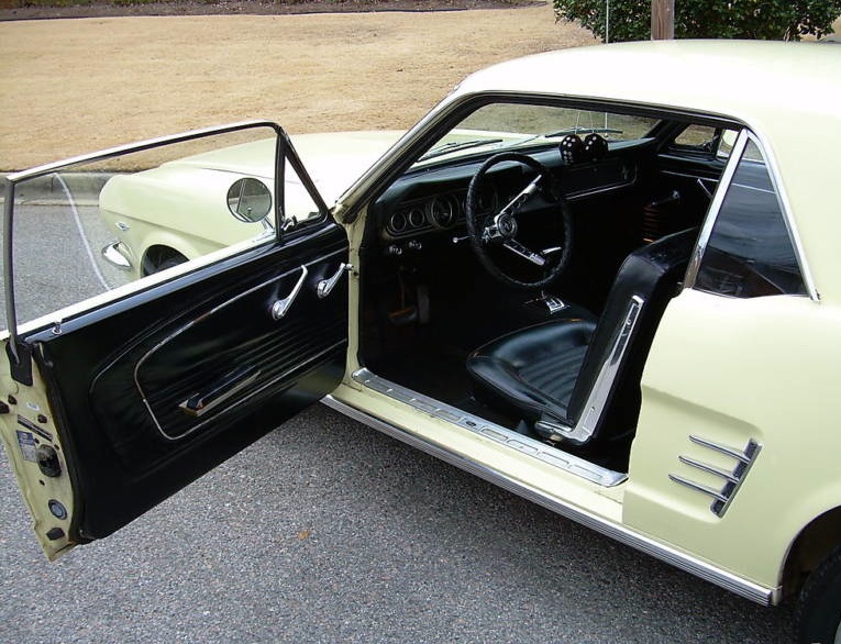 Interior 66 Mustang Hardtop