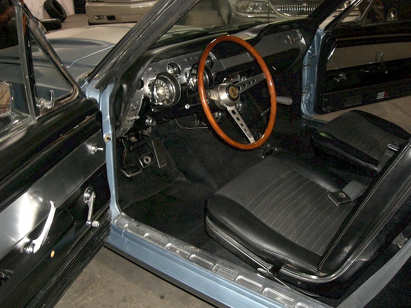 Shelby GT-500 Interior
