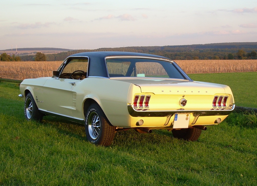 1967 Yellow ford mustang #8