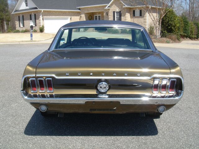 Green 1968 Mustang Black Vinyl Hardtop