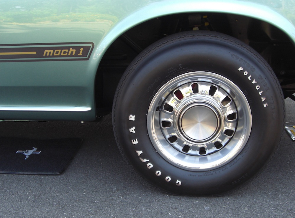 Mach 1 wheels and stripe