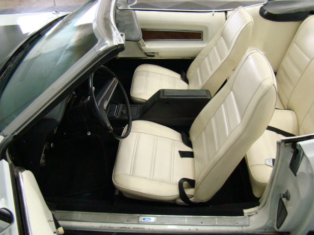 White 72 Mustang Interior