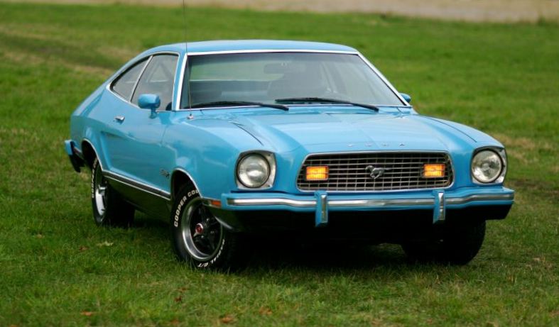 Bright Blue (Light Grabber Blue) 1974 Ford Mustang 