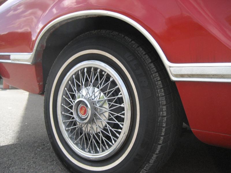 Wire Wheel Covers 1978 Mustang II Ghia Coupe with White Vinyl Roof