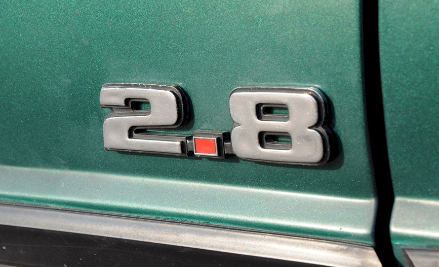 2.8L Emblem