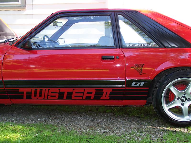 1985 Twister II Graphic
