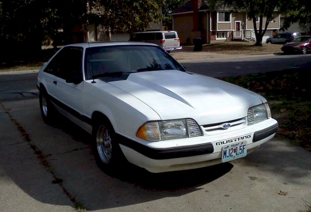 White 89 Mustang