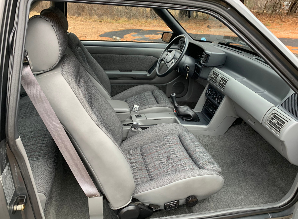 interior 1989 LX 5.0L Sport hatchback