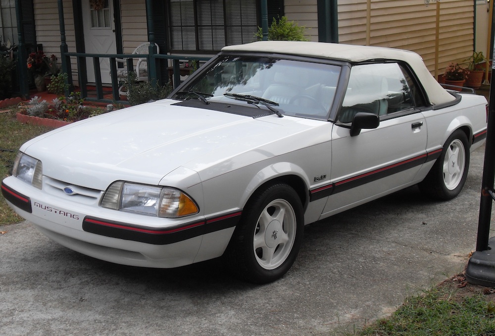 Oxford White 1990 Mustang 5.0 LX convertible