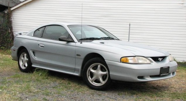 Opal Frost Silver 1996 Mustang GT Coupe