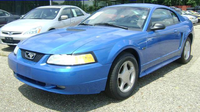 Bright Atlantic Blue 2000 Mustang GT Coupe