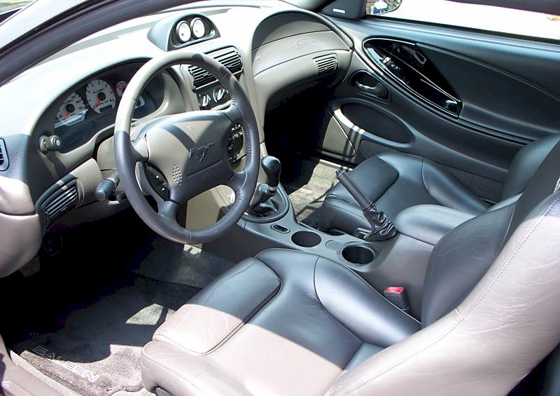 02 Mustang Saleen S-281E Interior
