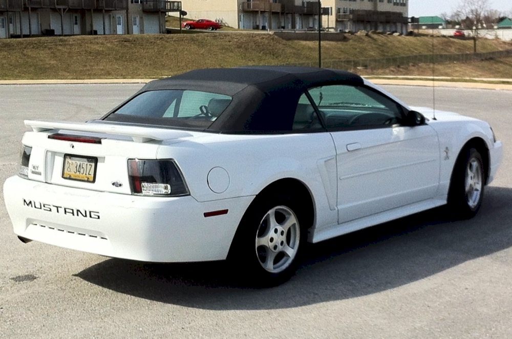 Oxford White 2003 Mustang GT Convertible