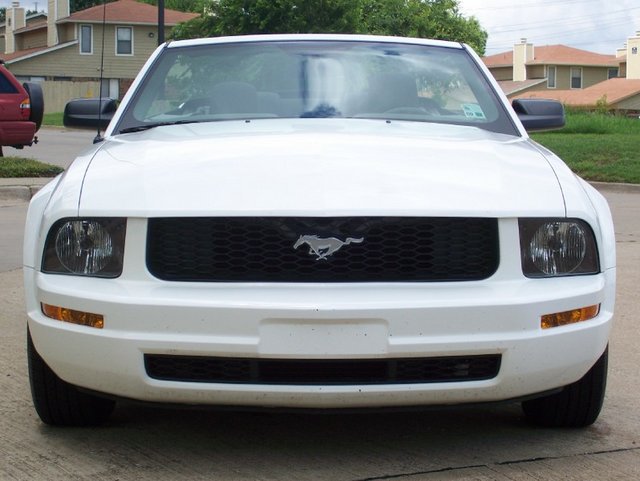 White 2005 Mustang Convertible