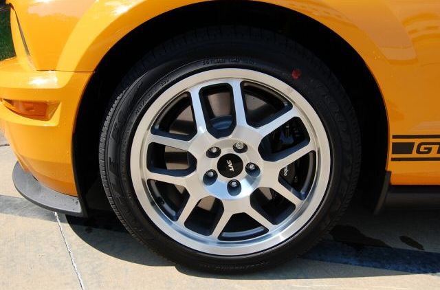 2009 Shelby 18 inch bright machined aluminum wheels