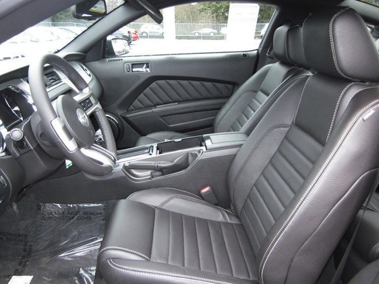 Interior 2012 Mustang V6 Coupe