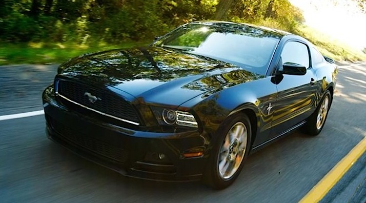 Black 2013 Mustang V6 Coupe