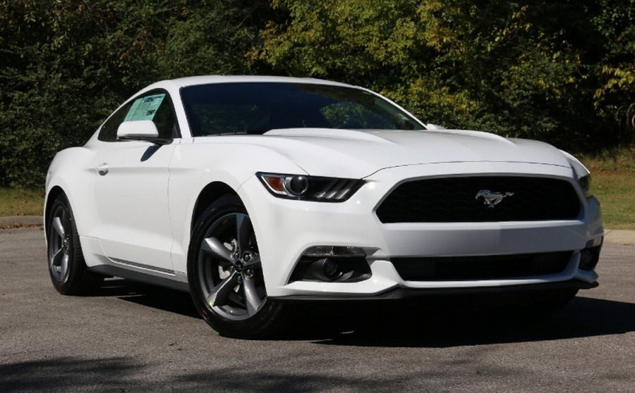 Oxford White 2015 Ford Mustang 