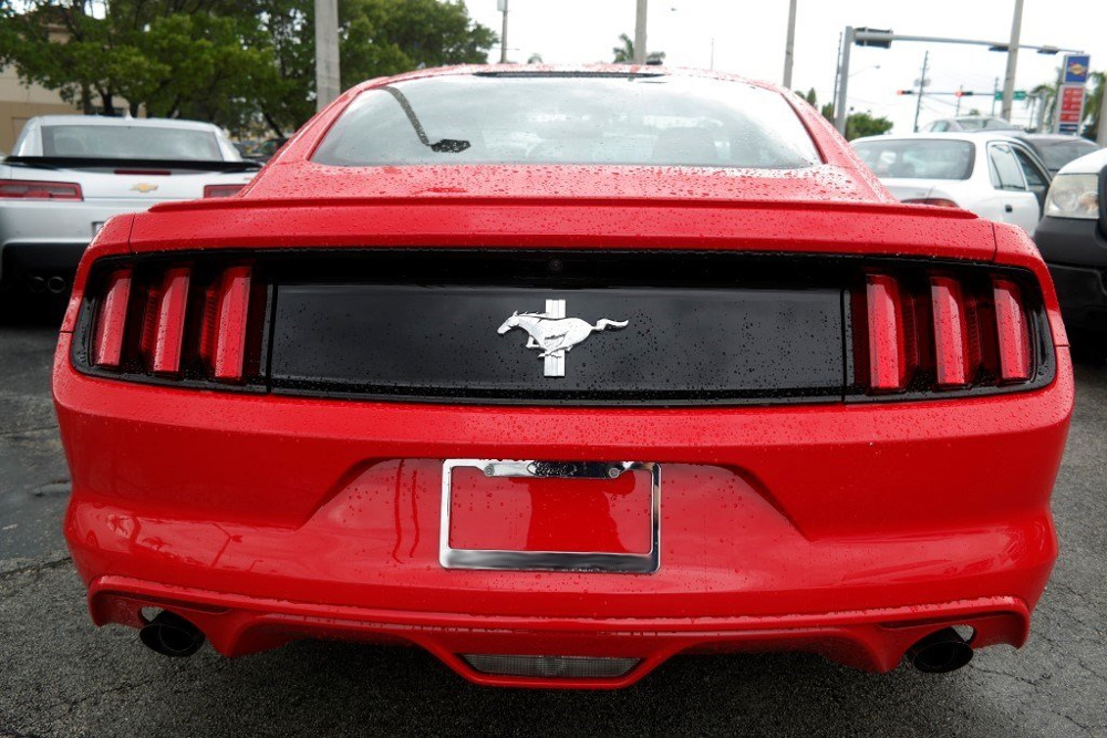 2016 Race Red Mustang V6