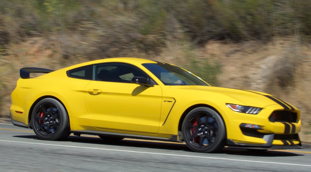 Yellow 2016 Shelby GT350R Mustang